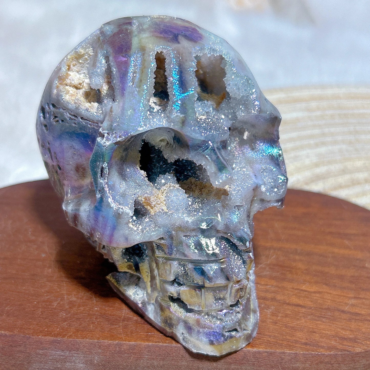 Colorful Aura Crystal Skull ā Natural Druzy Geode for Spiritual Healing & Unique Home Decoration