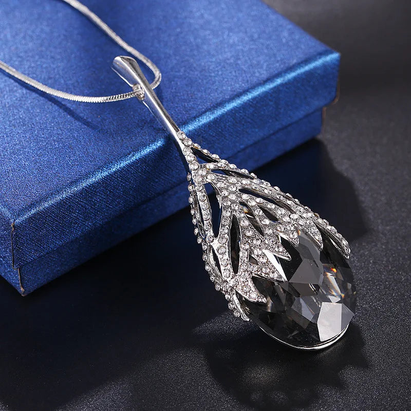 Elegant Gray Crystal Pendant Necklace – Long Statement Choker for Women, Fashion Jewelry Accessory