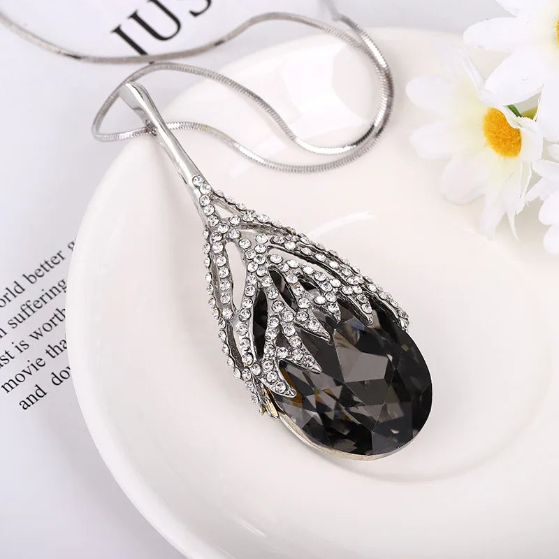Elegant Gray Crystal Pendant Necklace – Long Statement Choker for Women, Fashion Jewelry Accessory