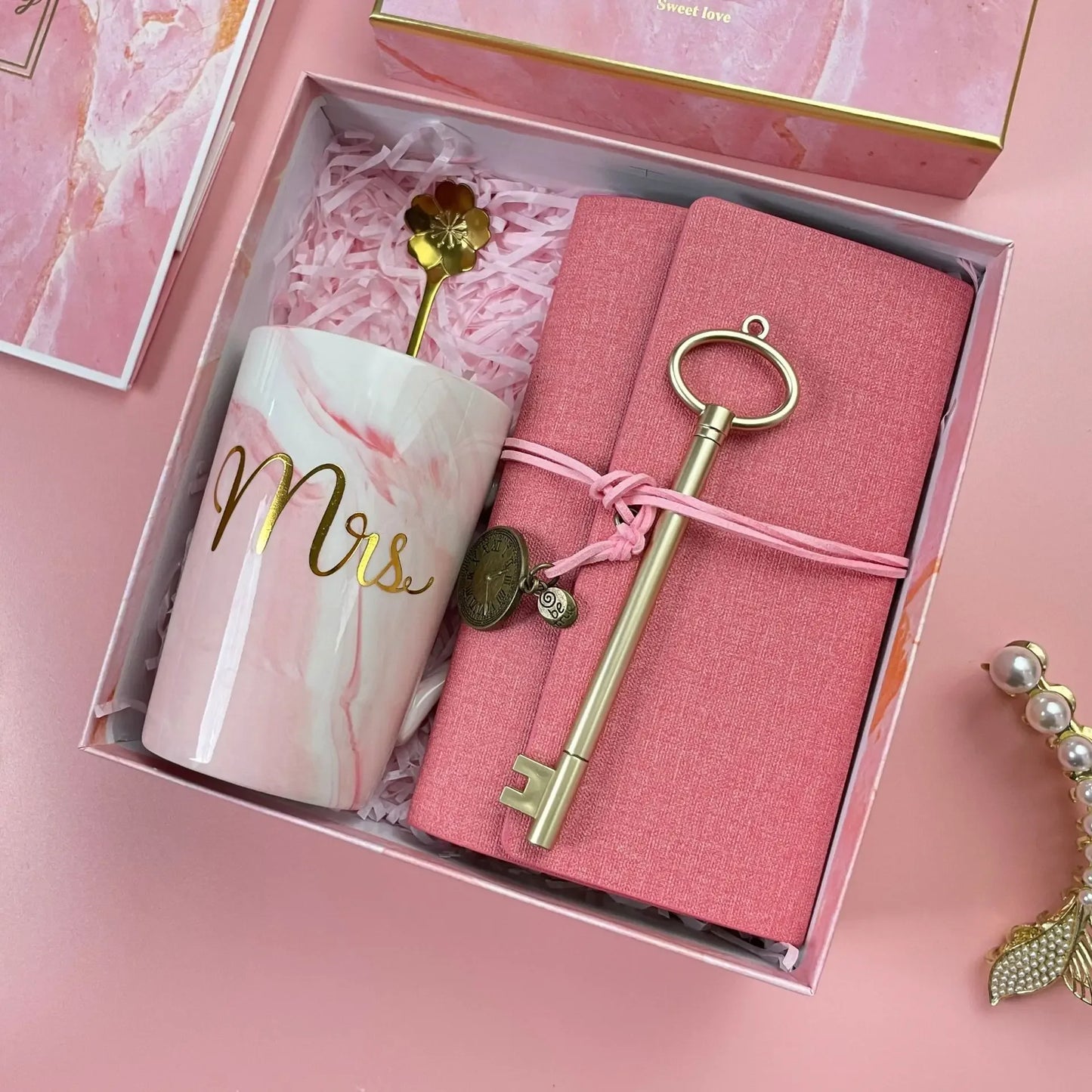 Luxury Gift Box Set for Women – Bridesmaid & Birthday Present with Accessories & Greeting Card
