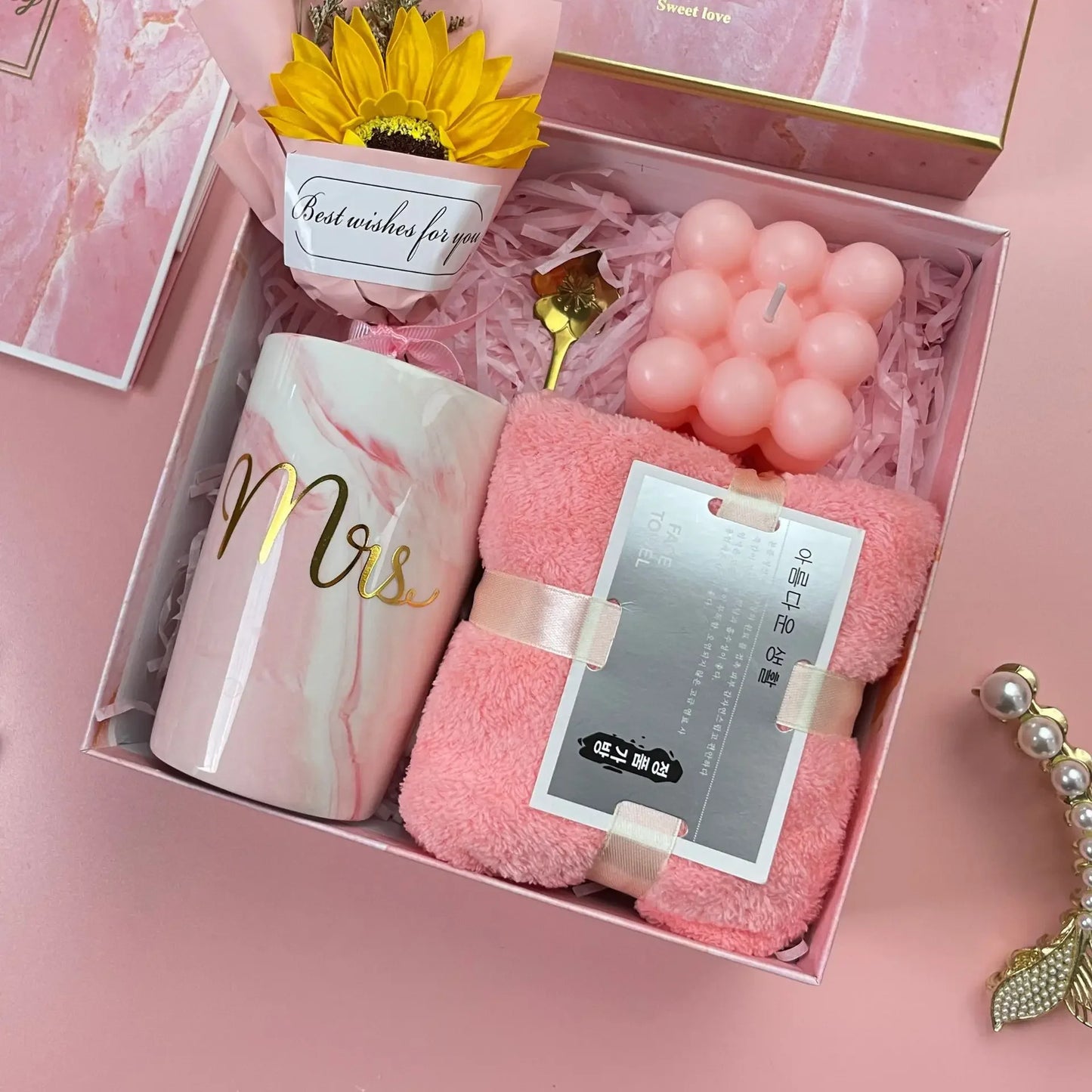 Luxury Gift Box Set for Women – Bridesmaid & Birthday Present with Accessories & Greeting Card