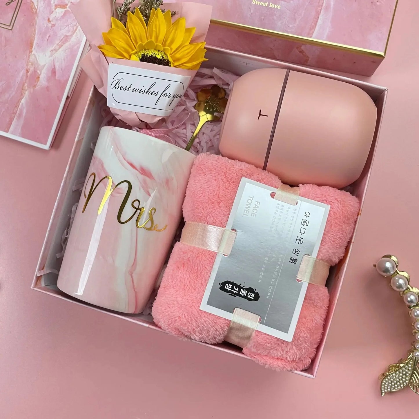Luxury Gift Box Set for Women – Bridesmaid & Birthday Present with Accessories & Greeting Card