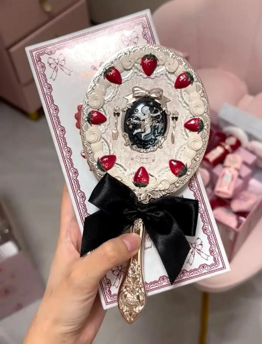 Flower knows Little Angel Big Makeup Sets Gift Box All In Eyeshadow Blush Cream Matte Lipstick Highlighter Full Kit De Maquillaje