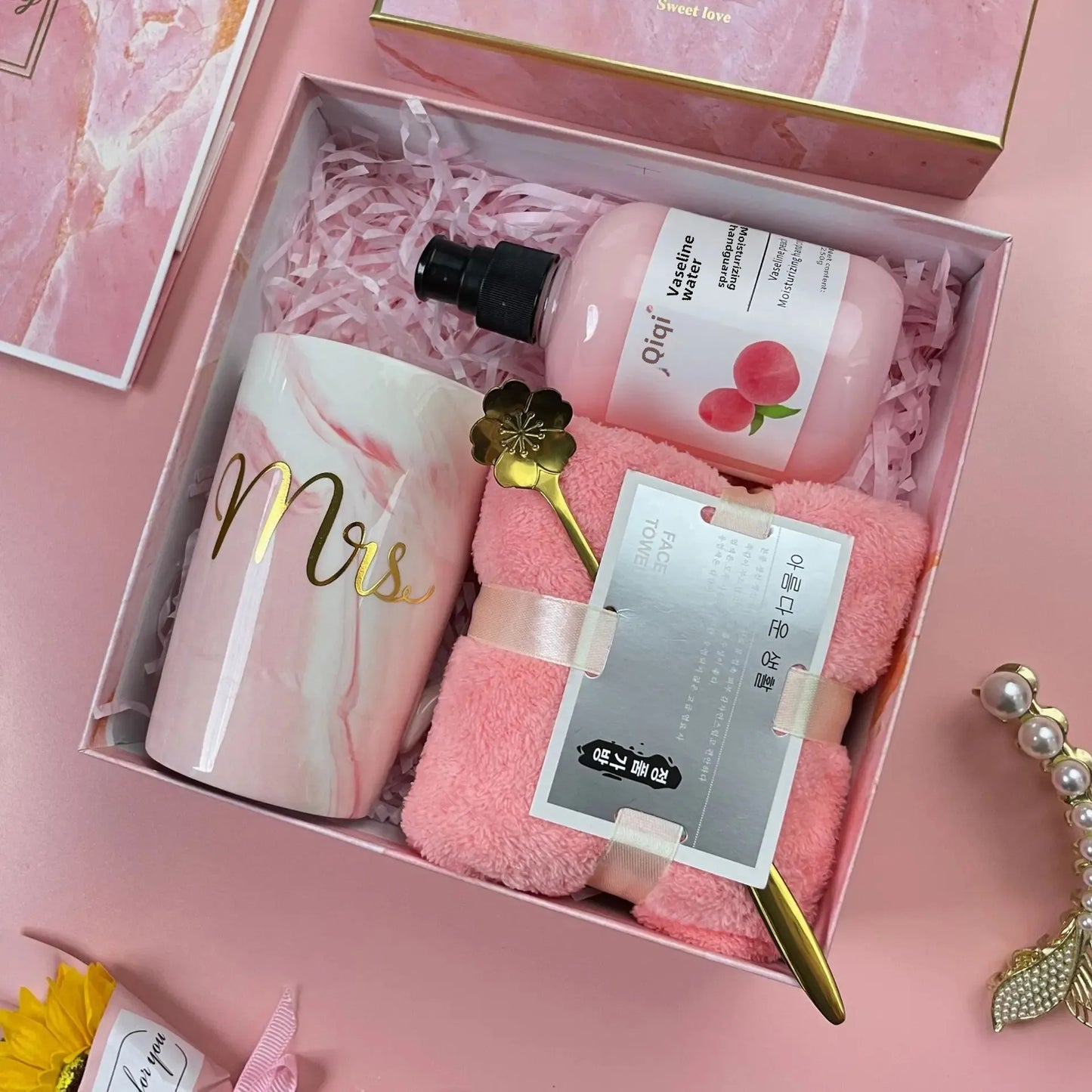 Luxury Gift Box Set for Women – Bridesmaid & Birthday Present with Accessories & Greeting Card