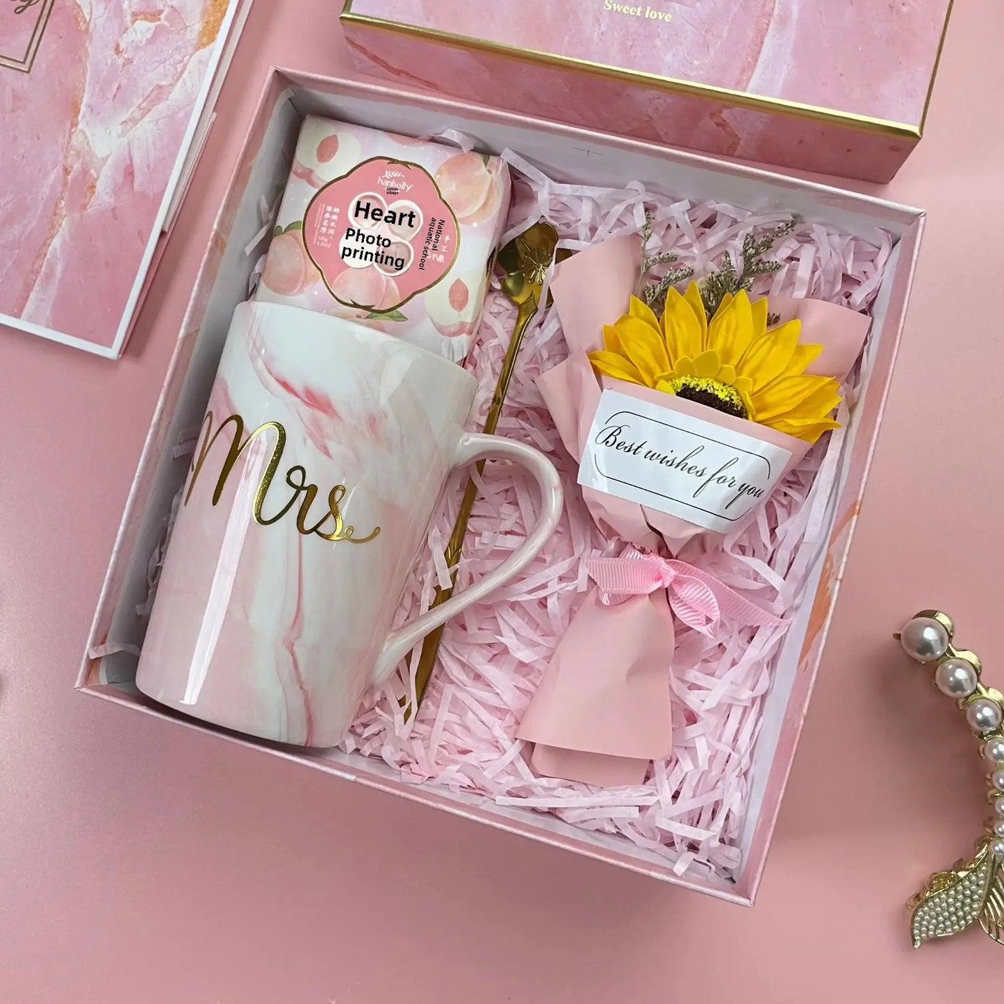 Luxury Gift Box Set for Women – Bridesmaid & Birthday Present with Accessories & Greeting Card