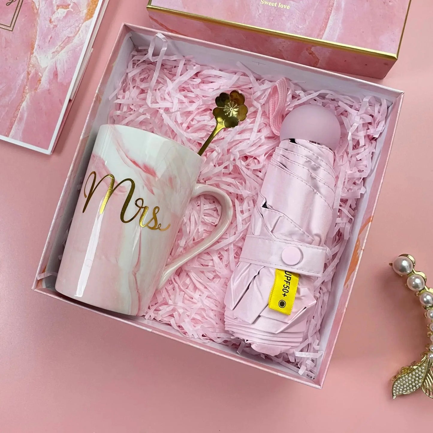 Luxury Gift Box Set for Women – Bridesmaid & Birthday Present with Accessories & Greeting Card