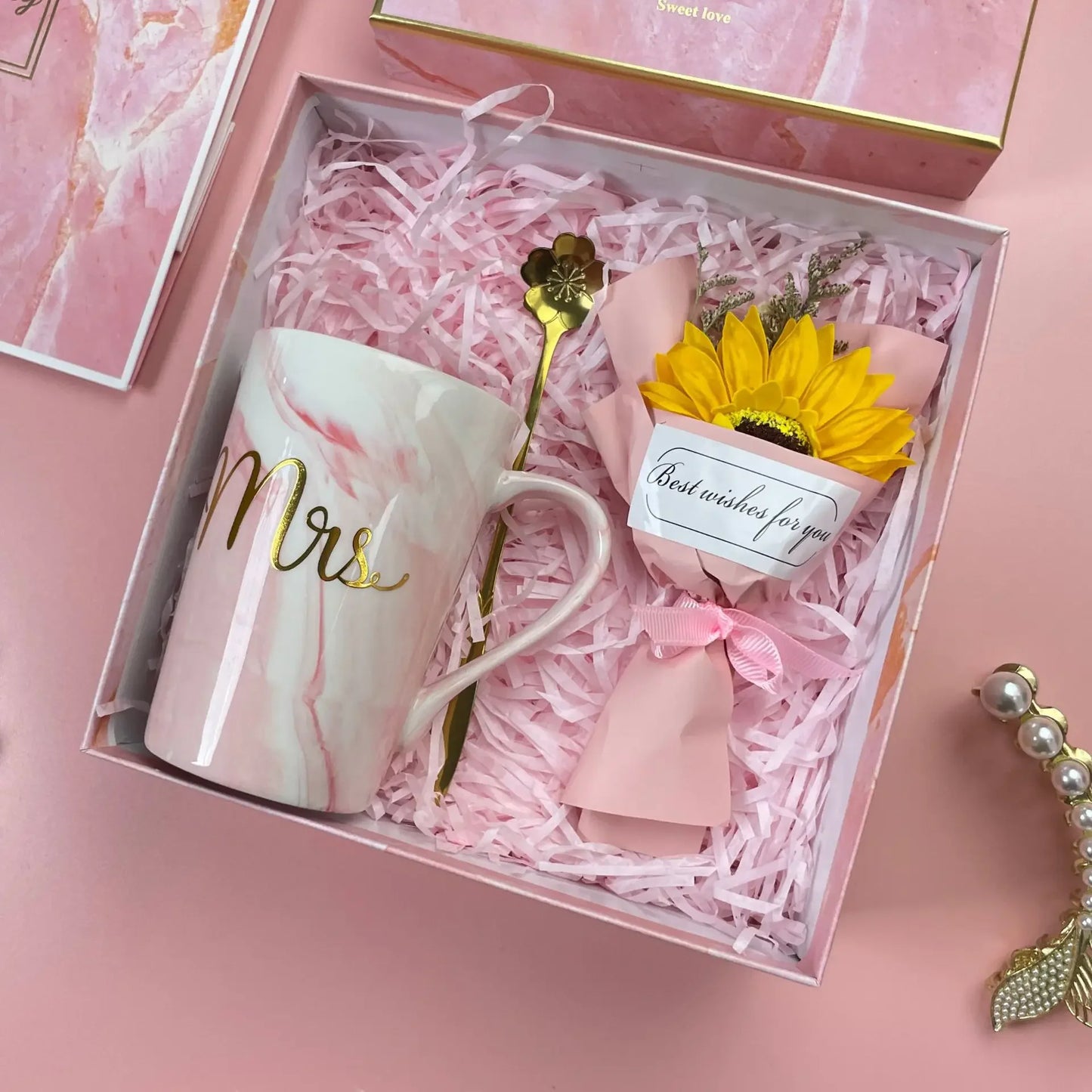 Luxury Gift Box Set for Women – Bridesmaid & Birthday Present with Accessories & Greeting Card