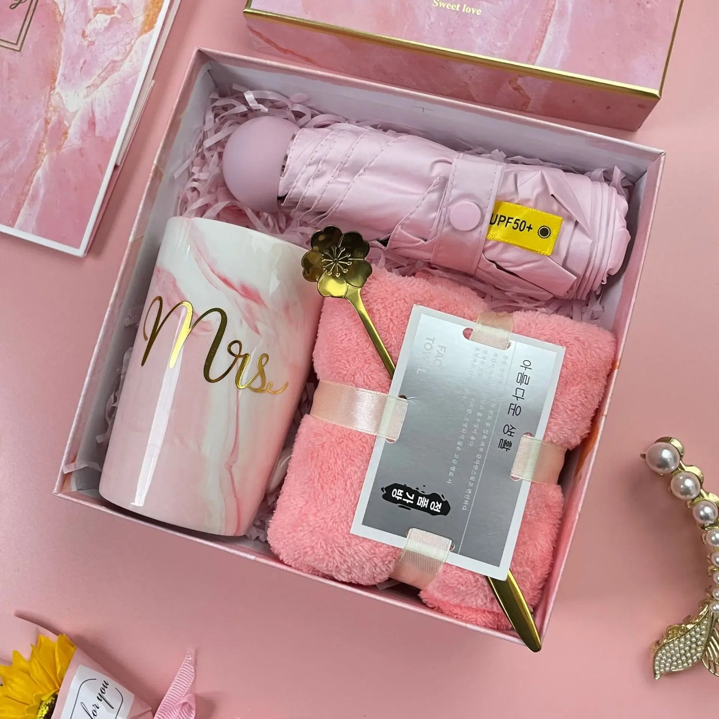 Luxury Gift Box Set for Women – Bridesmaid & Birthday Present with Accessories & Greeting Card